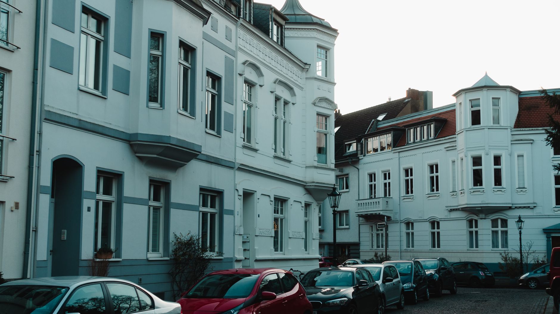 Nordend, Frankfurt: Gründerzeit Streets, Oeder Weg and the Holzhausenpark